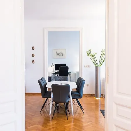 Gallery Apartman *